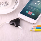 1 Male to 2 Females 3.5mm Jack Plug Multi-function Heart Shaped Earphone Audio Video Splitter Adapter with Key Chain for iPhone, iPad, iPod, Samsung, Xiaomi, HTC and Other 3.5 mm Audio Interface Electronic Digital Products