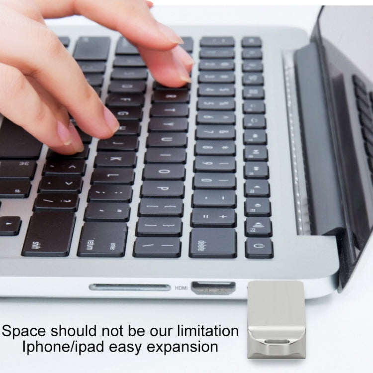S31 3 in 1 8GB Micro USB 2.0 + USB-C / Type-C + 8 Pin Interface Metal Twister Flash Disk, 8GB