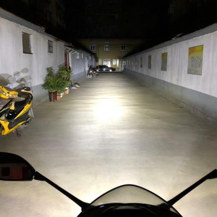 40W Yellow Light Motorcycle LED Spotlight Headlight Car Front Bumper Light Off-Road Vehicle Modified Roof Light, Yellow Light